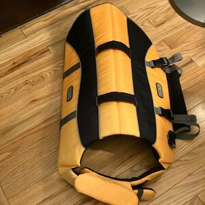 Outward hound life jacket XL